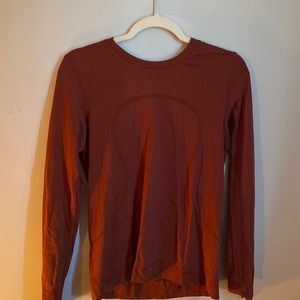 LS lululemon Swiftly.